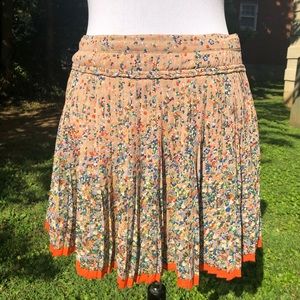 American Eagle Chiffon lined pleated- floral skirt - hidden side zipper Sz  8